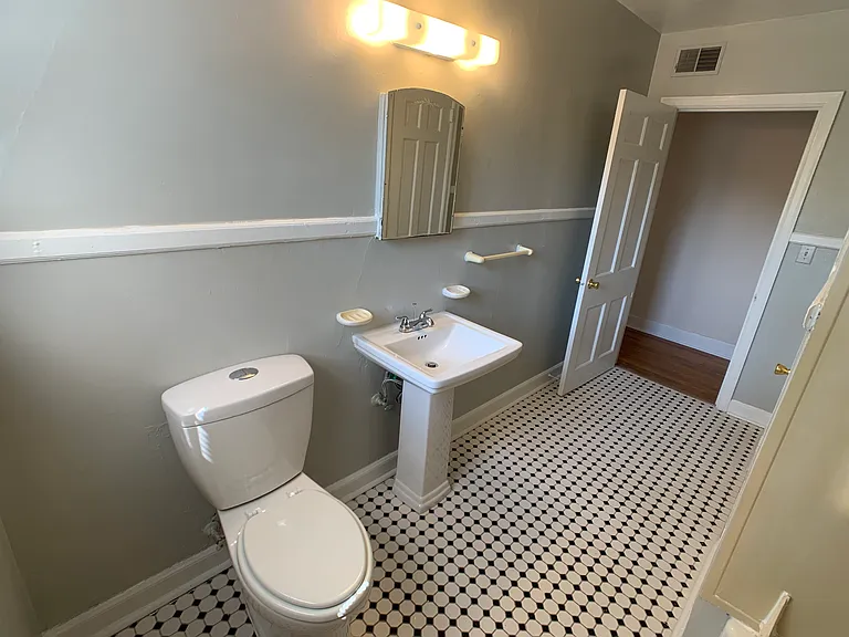 917 Oxmoor Rd #201 — Photo 16