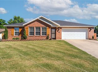 20874 Lakeshore Dr, Springdale, AR 72764