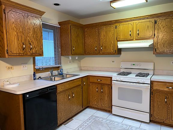 5th image of 3101 Rosiclaire Ct