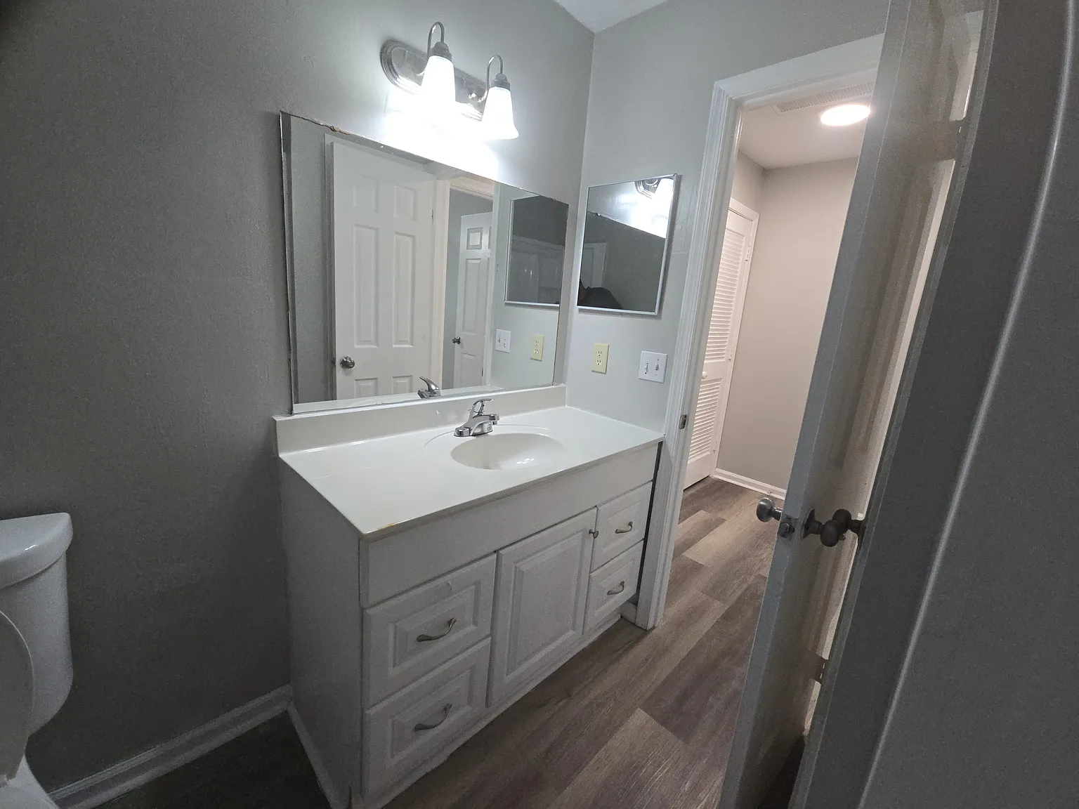 2 bed, 1.5 bath, 1000 sqft, $1,250 — Photo 4
