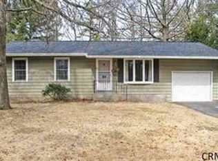 7 Surrey Ln, Ballston Spa, NY 12020