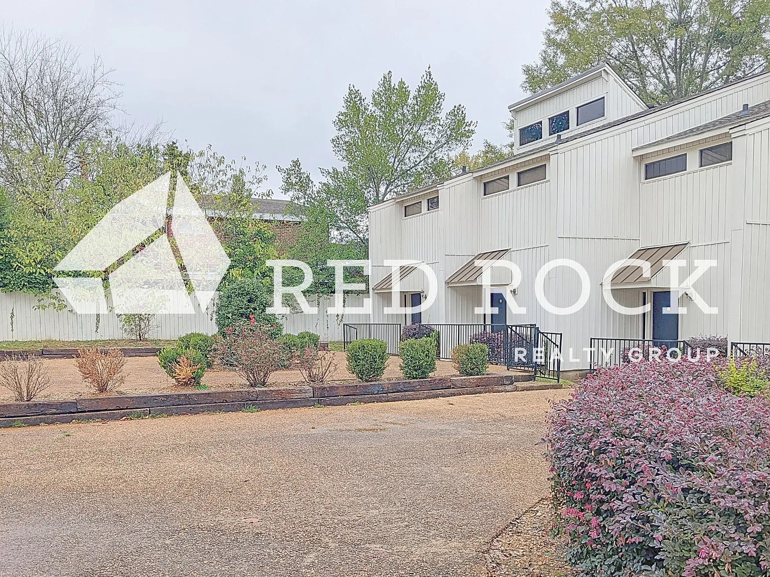 College Square Apartments - Columbus, MS — Photo 2