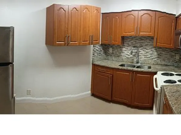 5211 NW 16th St #2, Fort Lauderdale, FL 33313