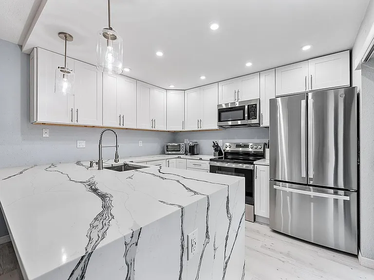 2902 29th Ct — Photo 1