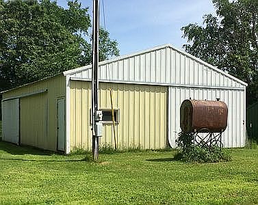 4th image of 1372 Bear St