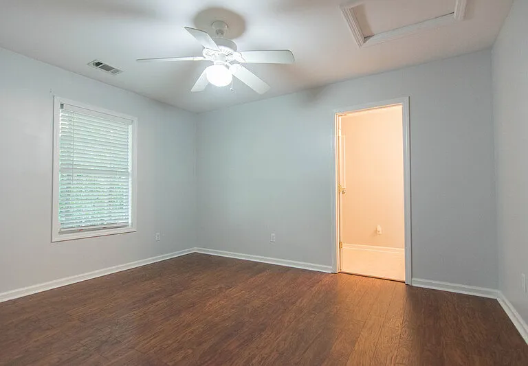 2354 Airport Dr — Photo 7