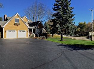 624 W South St, Woodstock, IL 60098