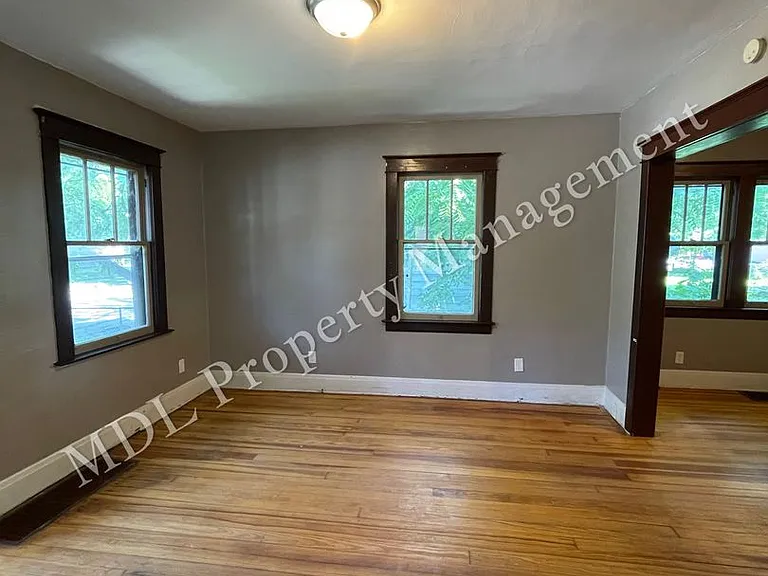 1715 Green St — Photo 10