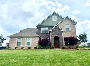 209 Candella Dr, Matthews, NC 28104