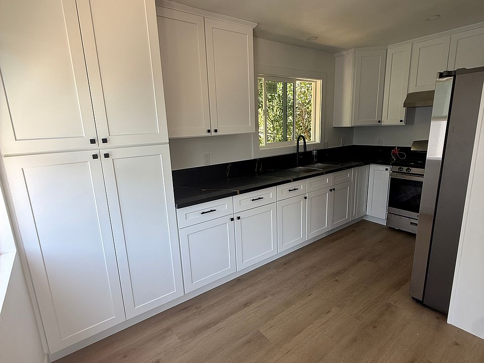 2nd image of 1709 Thomas Ave