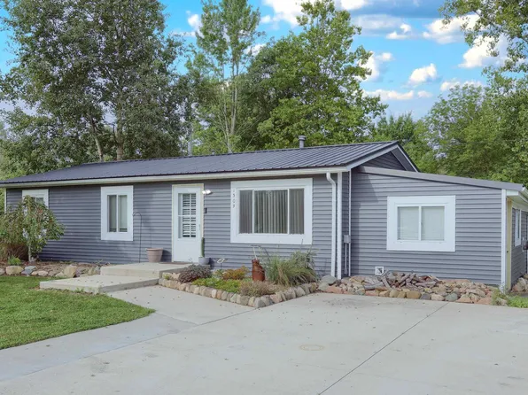 1309 N Pine River Rd, Smiths Creek, MI 48074