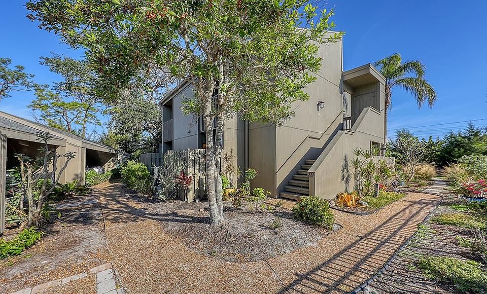 1st image of 225 WOODLAND DRIVE