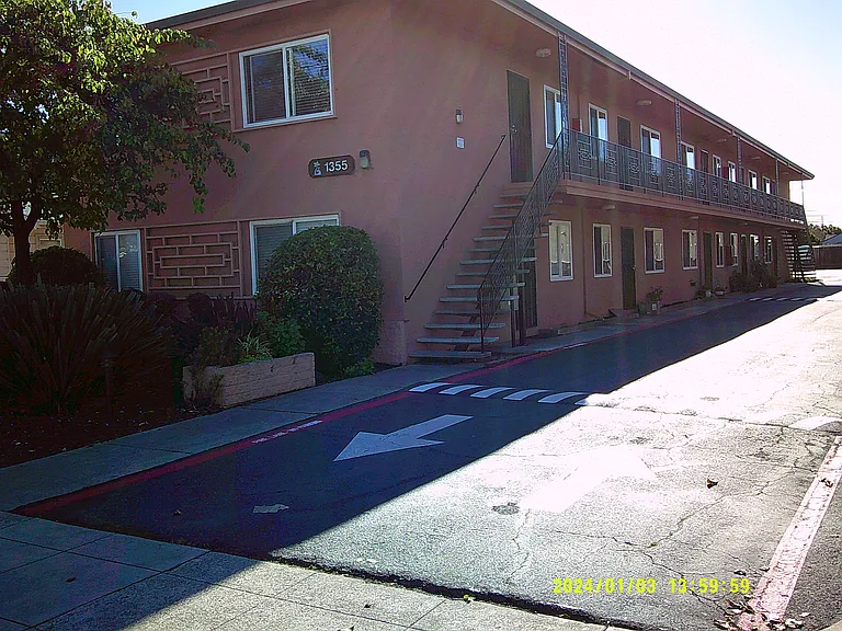 Pacific Apartments — Photo 3