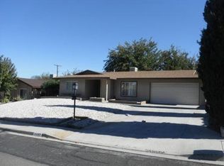 14343 Manzanita Rd, Victorville, CA 92395