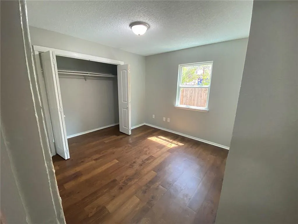 2 bed, 1075 sqft, $1,500 — Photo 4
