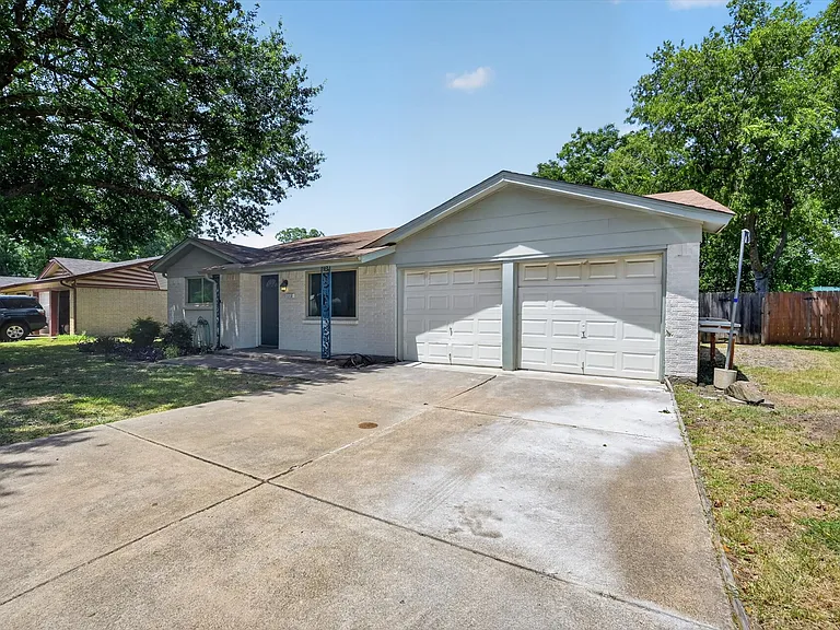 913 Russell Ln — Photo 23