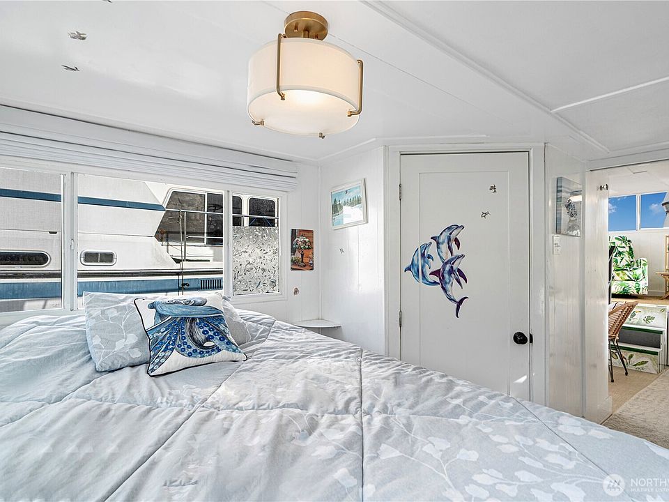 31st image of 2040 Westlake Avenue N #14