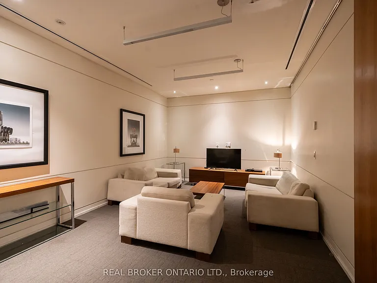 2191 Yonge St #4403 — Photo 27