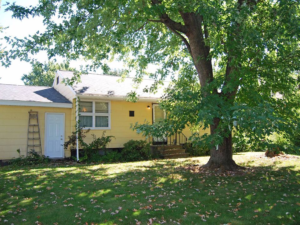 2nd image of 5 Manning Ave