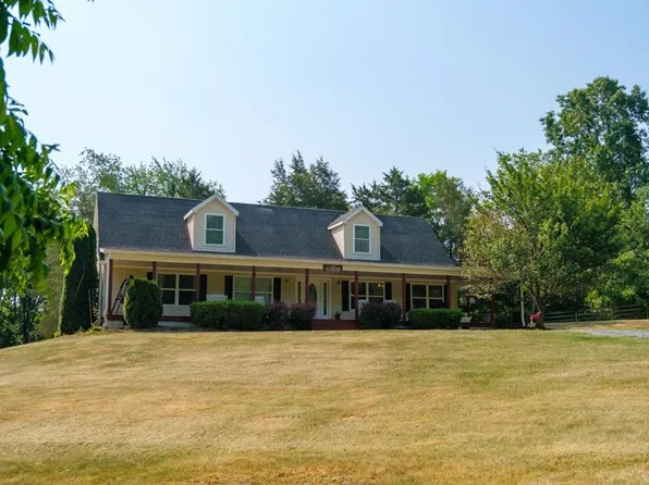 313 Big Valley Ln, Mount Solon, VA 22843