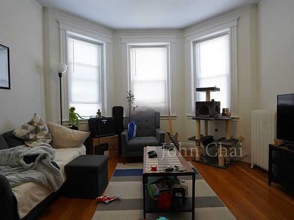 2nd image of 10 Orkney Rd APT 26