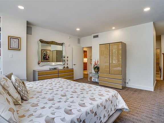 4th image of 5200 Keller Springs Rd APT 233
