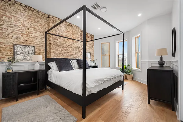 Sold by Compass | media 6