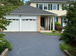 24 Wrangler Rd, Newark, DE 19711