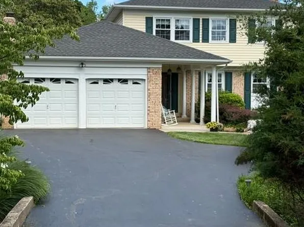 24 Wrangler Rd, Newark, DE 19711