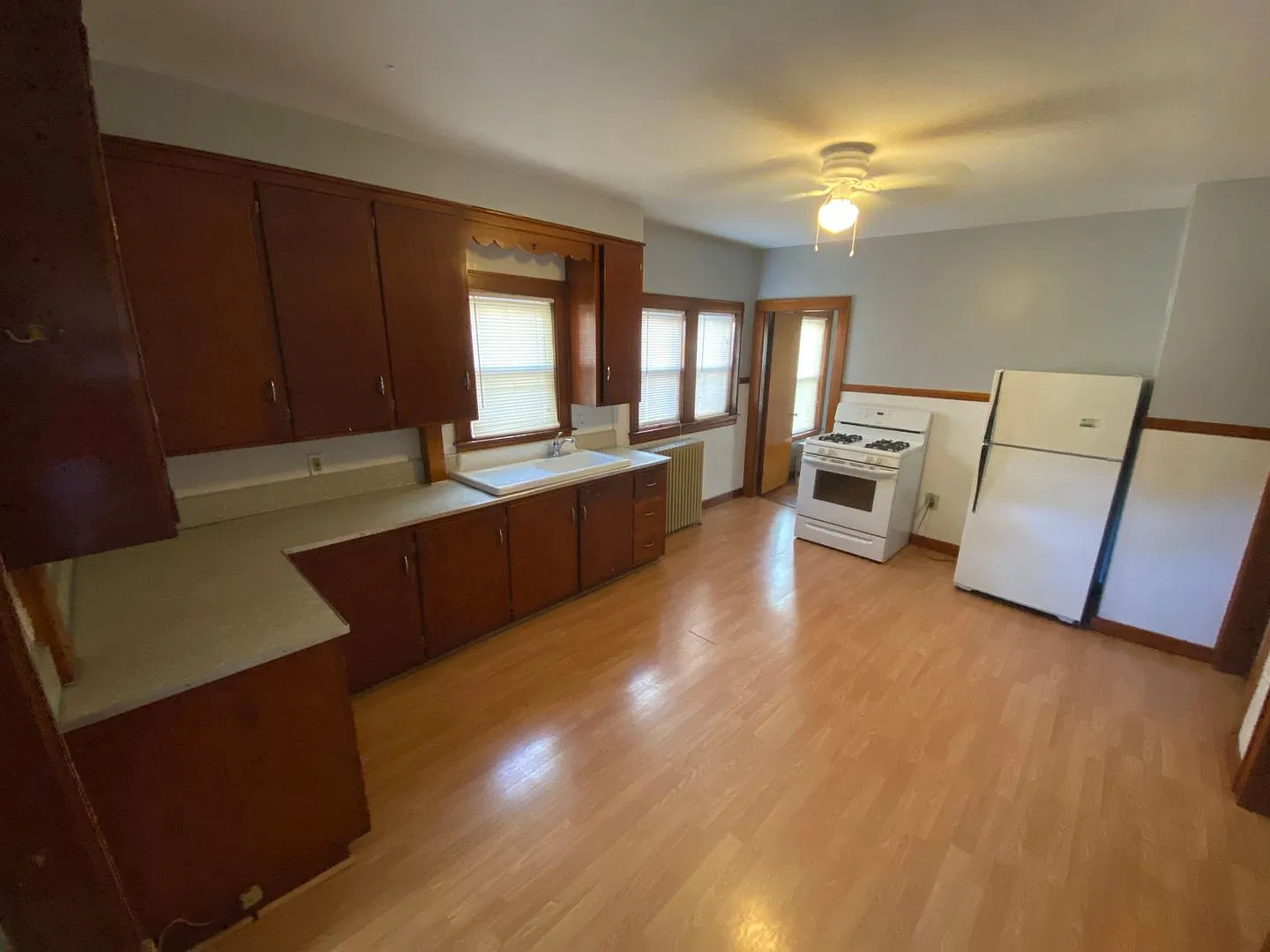 $1800 - First floor- 2 Bed / 1 Bath Apartment 1st Floor Apartment in West Manchester's Rimmon Hei... — Photo 2