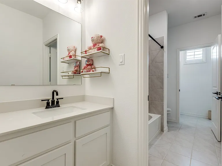 8220 Bethpage Dr — Photo 23