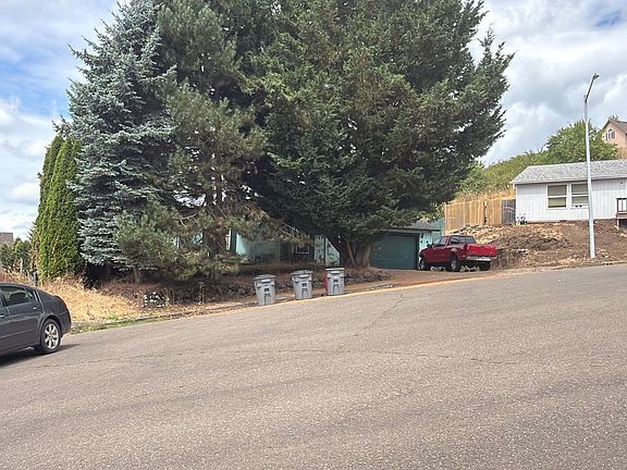 4th image of 404 NE Box Ct