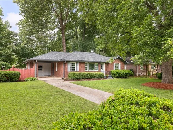 2605 Woodridge Dr, Decatur, GA 30033