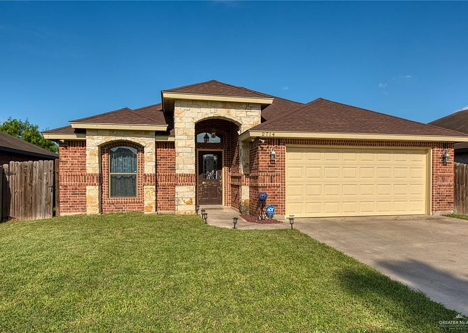 1st image of 2714 Sabal Palm Dr