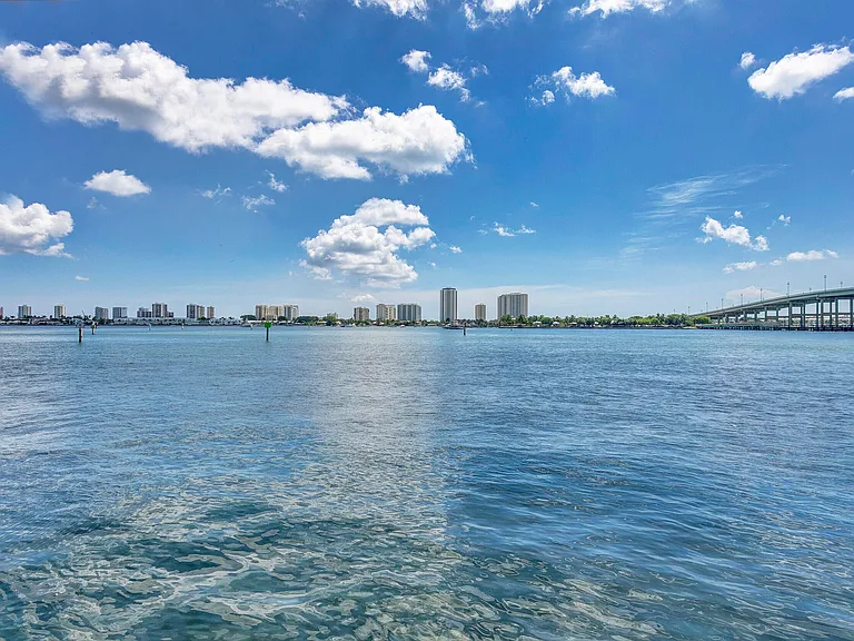 2640 Lake Shore Dr #2014 — Photo 85