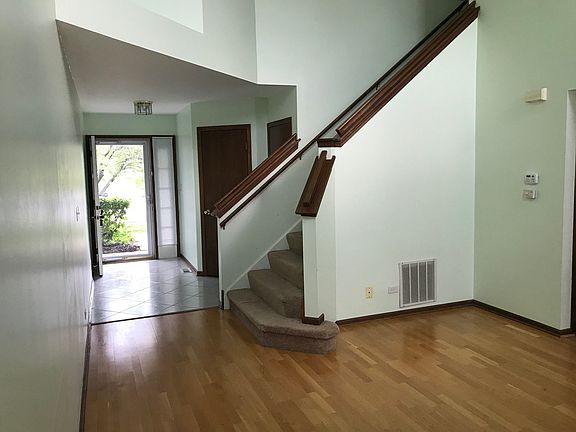 3rd image of 305 S Lancelot Ln