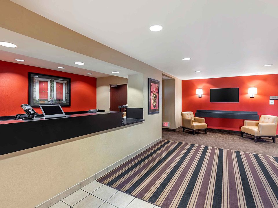 Lobby and Guest Check-in