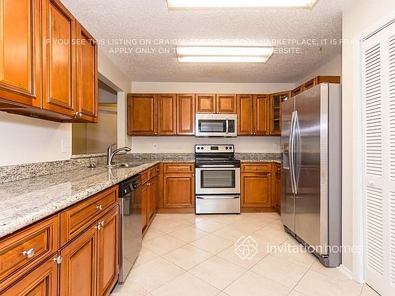 4th image of 1903 Firethorn Ct