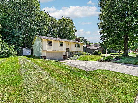 2nd image of 9109 Bluejay Ln