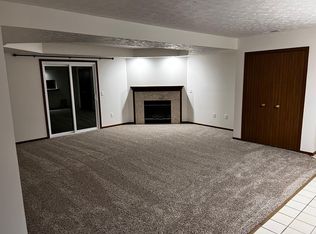 8621 Scenicview Dr APT 102, Broadview Heights, OH 44147