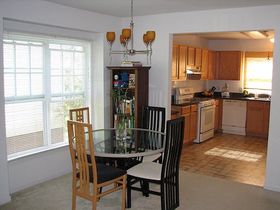 5th image of 3144 Promenade Cir