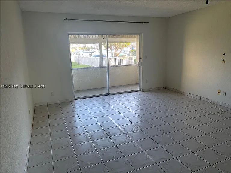 450 Golden Isles Dr #1H — Photo 15