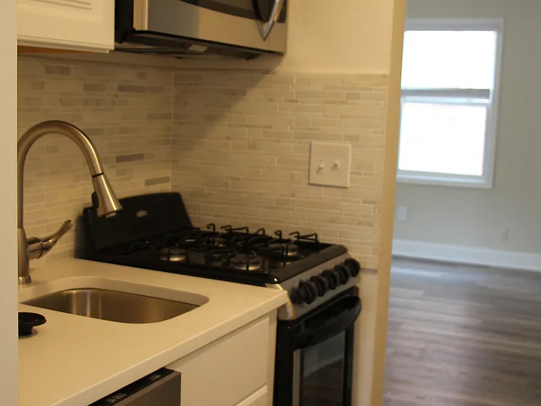 712 N Monroe St #3 — Photo 5
