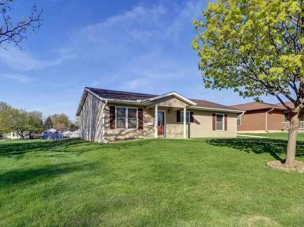 311 18th Pl, Clinton, IA 52732