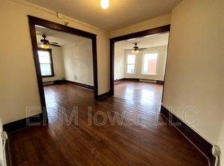 618 W 3rd St #2-1, Waterloo, IA 50701