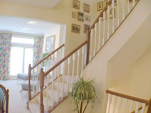 3rd image of 999 Oakmont Ct