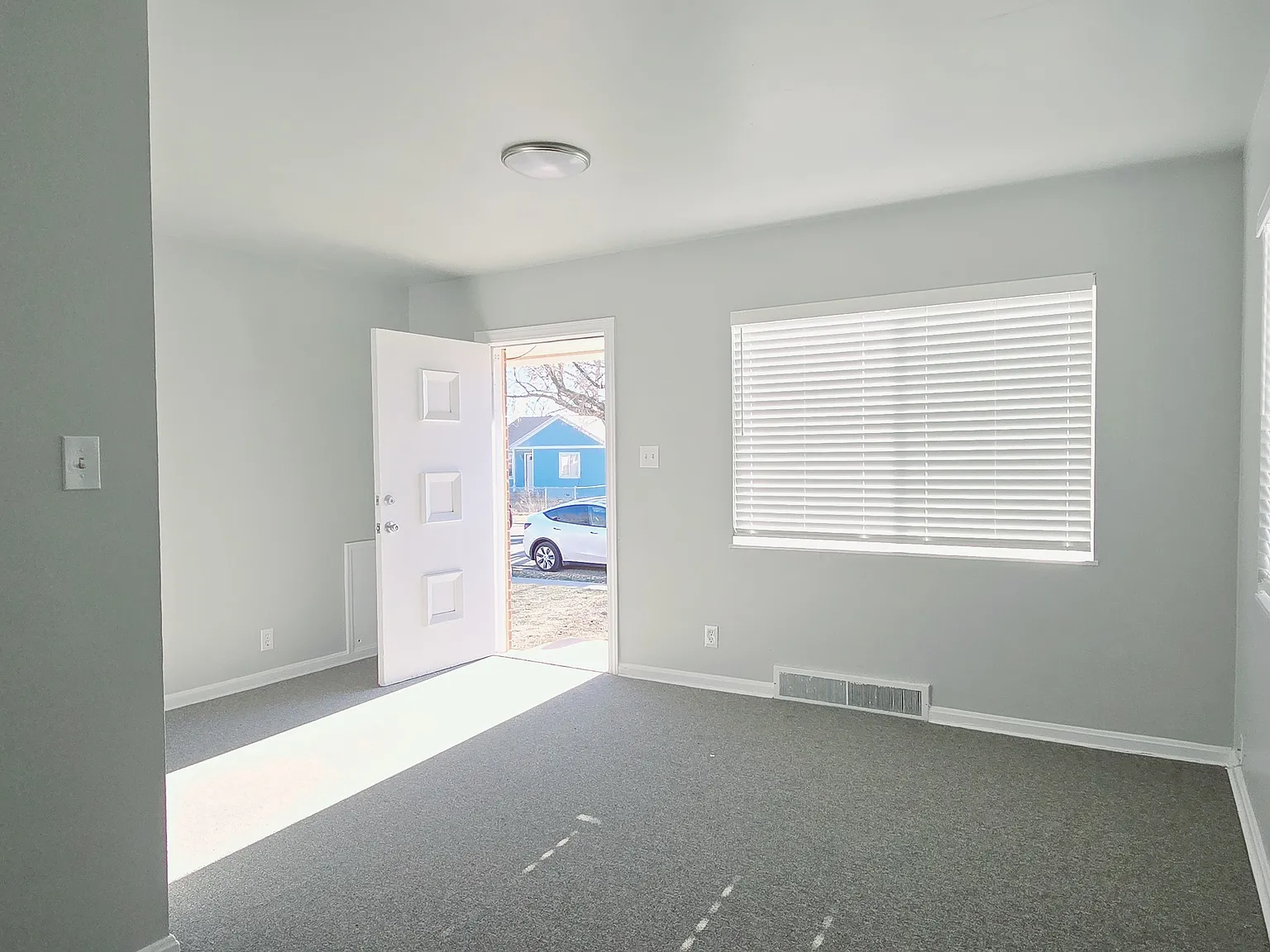 1388 W Glenrose Dr — Photo 2