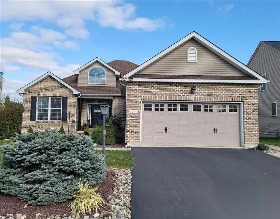3 bed, 2200 sqft, $2,900 — Photo 1