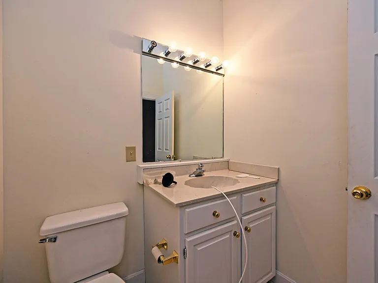 12046 Timberlake Dr — Photo 55