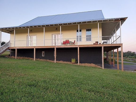 3rd image of 231 Walker Ct